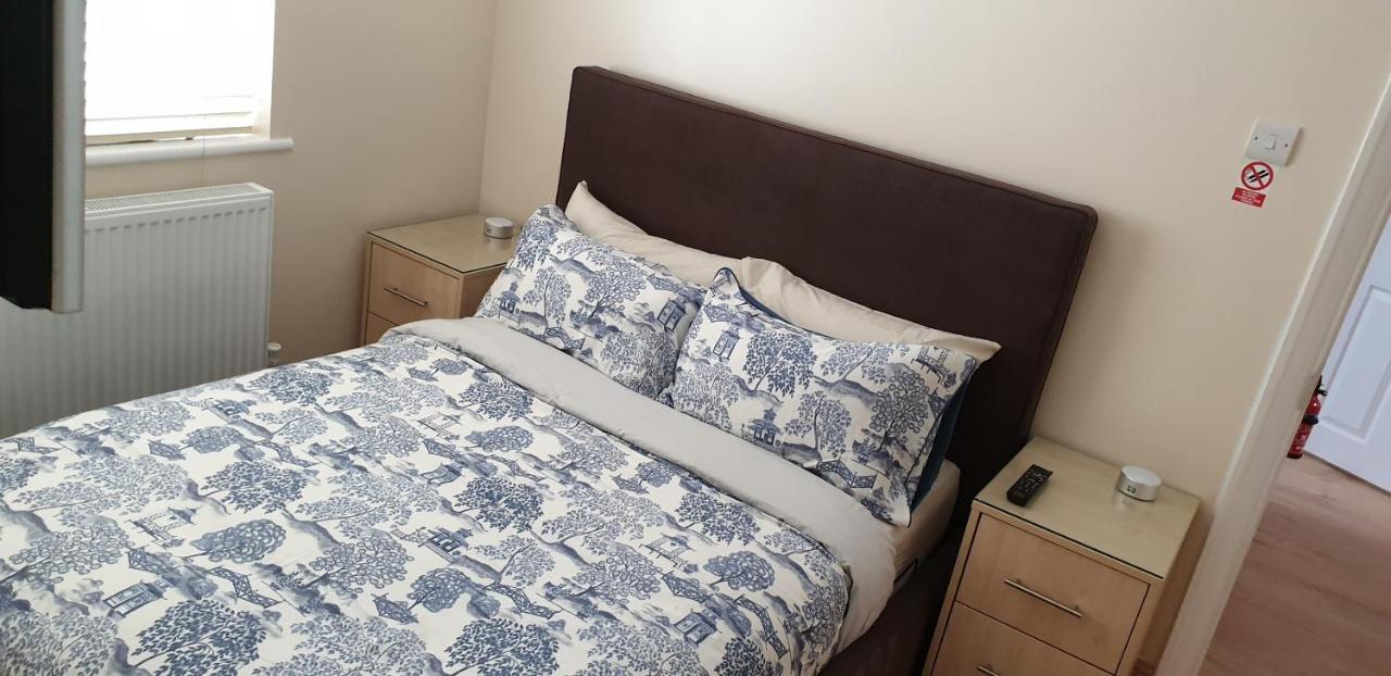 London Luxury 3 Bedroom 2 Bathrooms Flat 1 Min To Redbridge Station Free Parking & Wifi Wanstead エクステリア 写真
