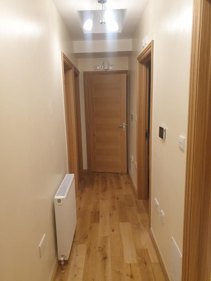 London Luxury 3 Bedroom 2 Bathrooms Flat 1 Min To Redbridge Station Free Parking & Wifi Wanstead エクステリア 写真