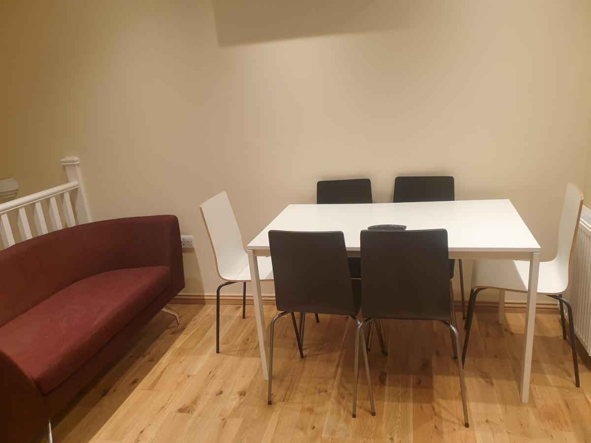 London Luxury 3 Bedroom 2 Bathrooms Flat 1 Min To Redbridge Station Free Parking & Wifi Wanstead エクステリア 写真